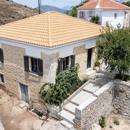 Villa Aiolia Kondoyenádha Buitenkant foto