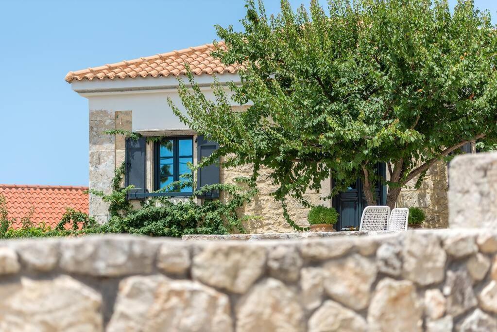 Villa Aiolia Kondoyenádha Buitenkant foto