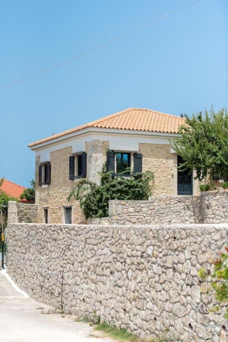 Villa Aiolia Kondoyenádha Buitenkant foto