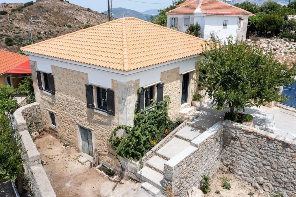 Villa Aiolia Kondoyenádha Buitenkant foto