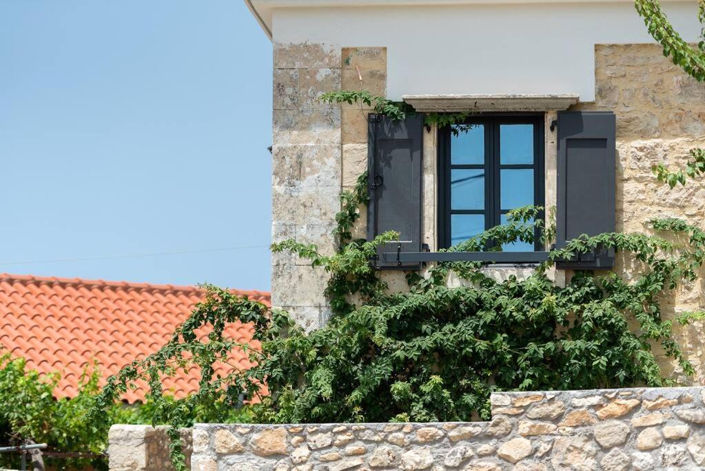 Villa Aiolia Kondoyenádha Buitenkant foto