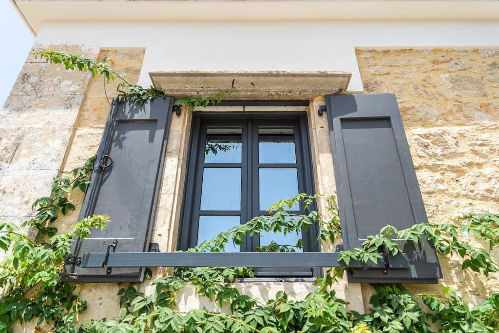 Villa Aiolia Kondoyenádha Buitenkant foto